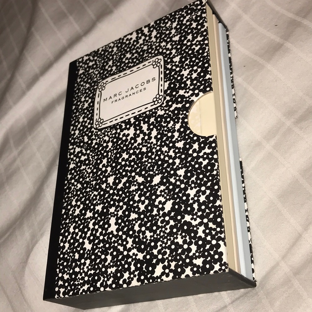 Set of Mini Marc Jacobs notebooks . No lines .